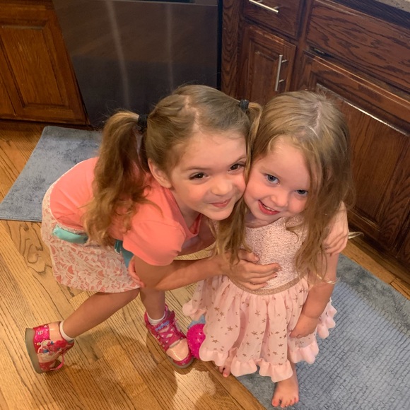 Meet your Posher, Danielle - Picture 7 of 8